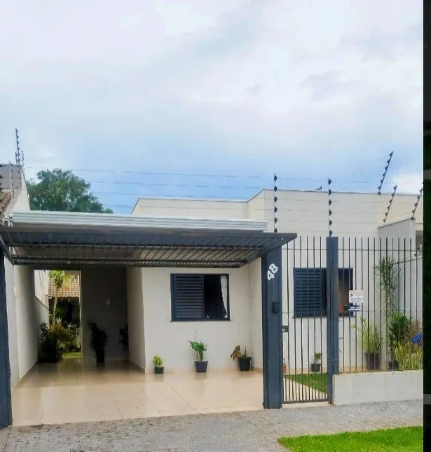 Fachada — Casa em Altos das Grevilheas, Maringá